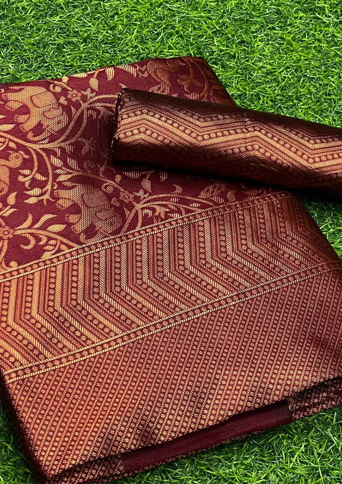 Banarasi Copper Zari Saree in Maroon