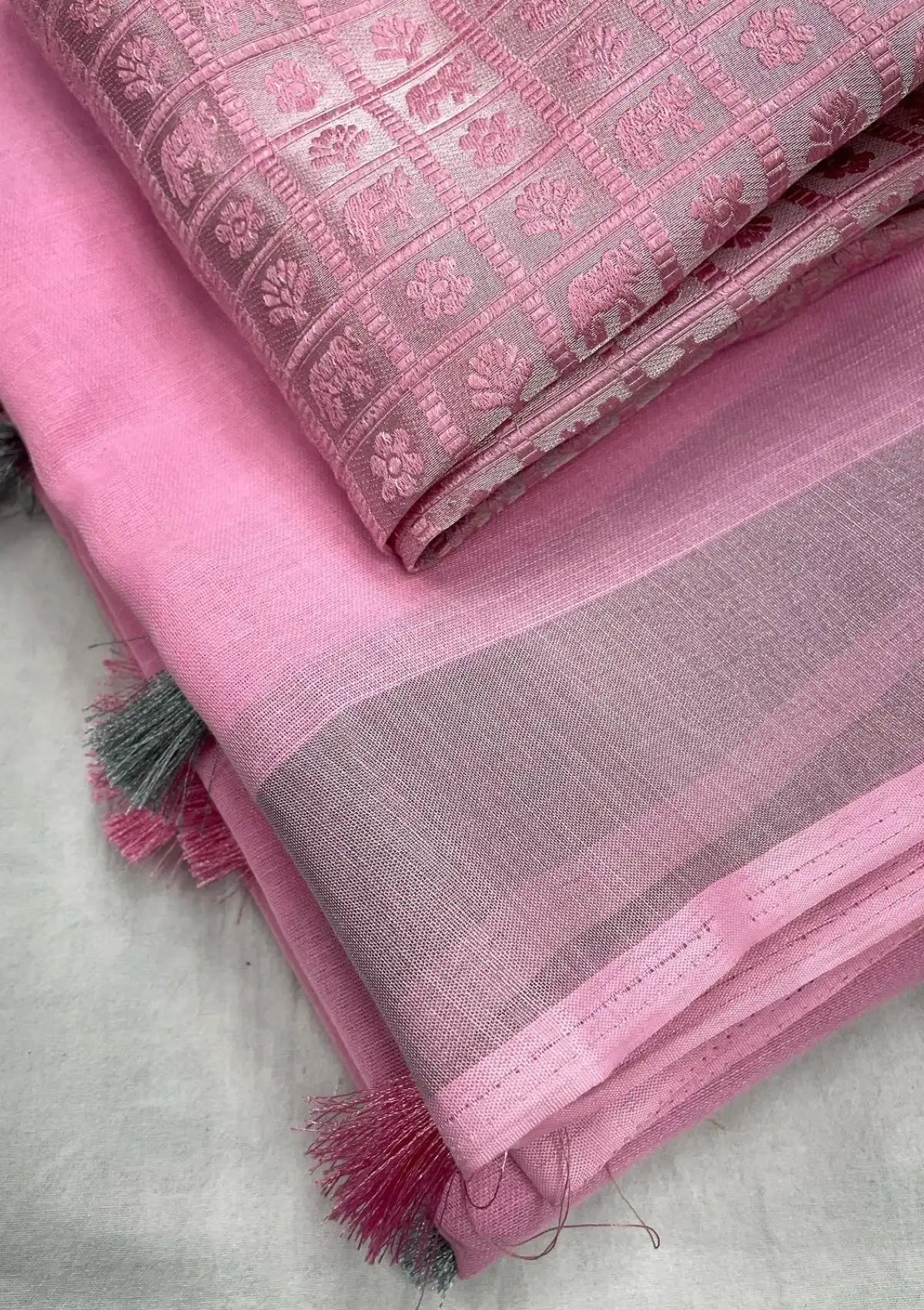 Linen saree with silver zari pattu border