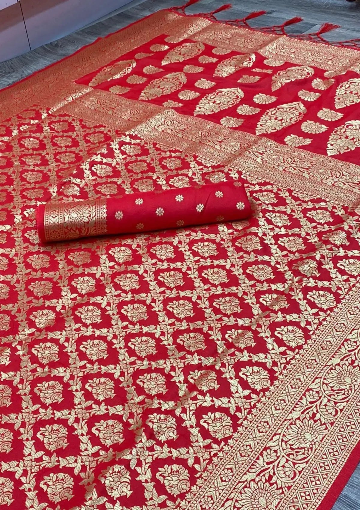 Red Colour Gold Zari Rich Pallu Saree