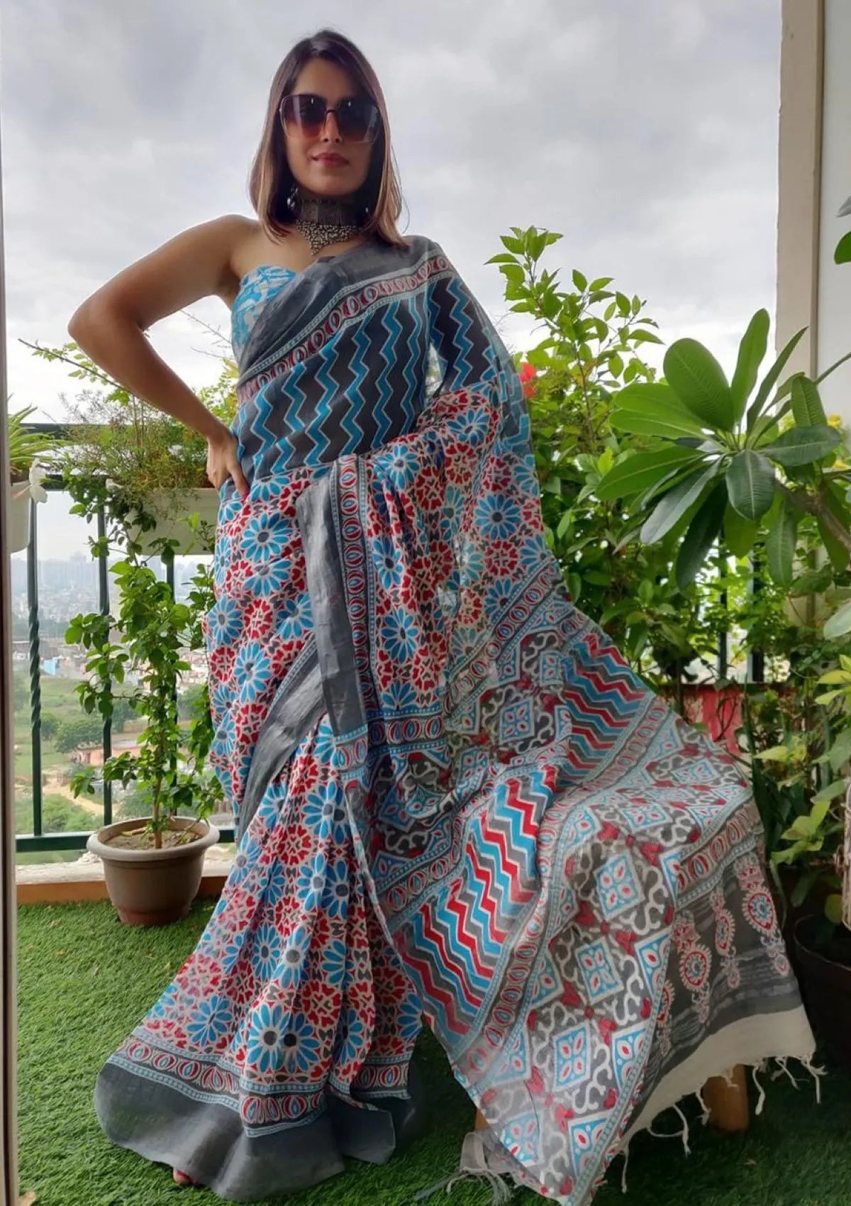 Sky Red Floral Print Linen saree