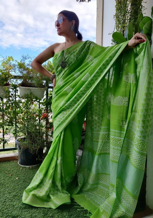 Green Keri Print Linen saree
